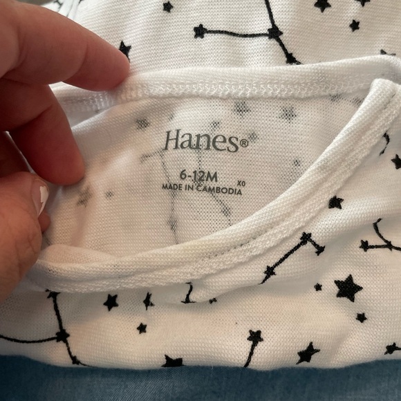 Hanes White and Gray Bodysuits Soft Stretchy One Pieces size 6-12M - Picture 3 of 3